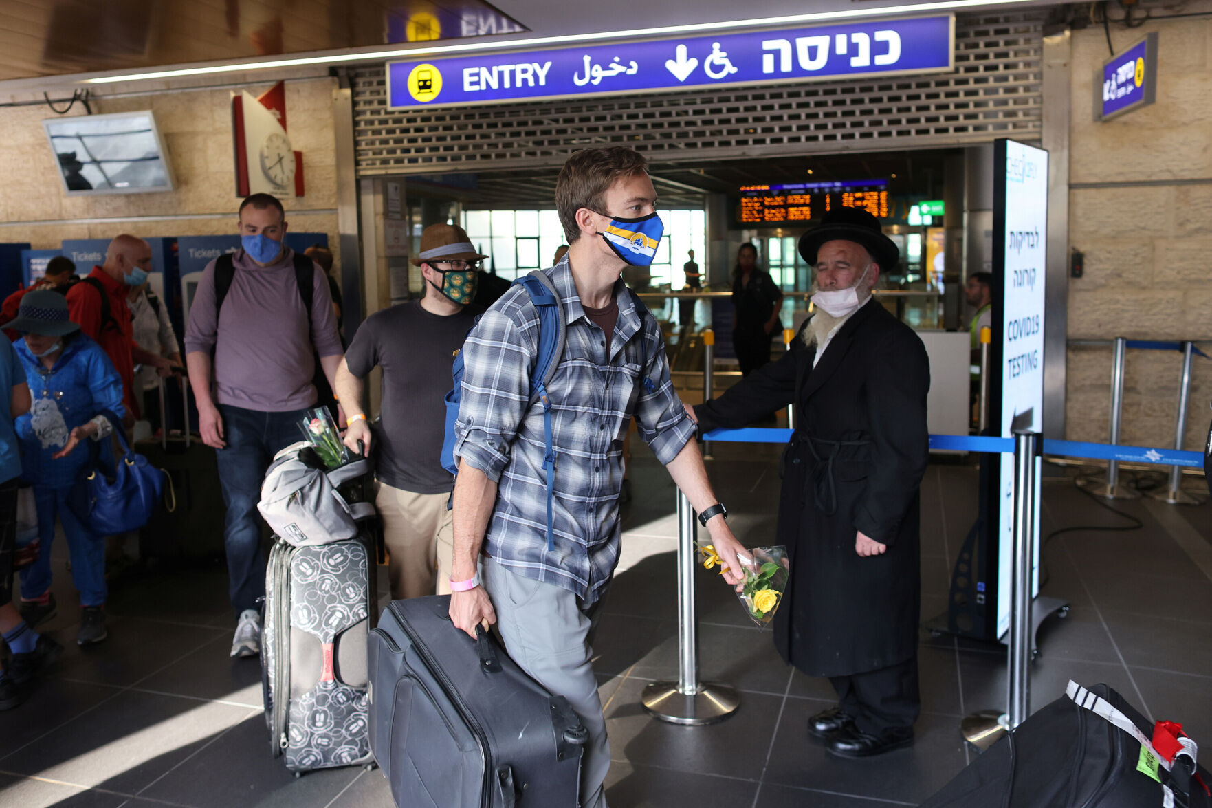Israel will reopen to small groups of tourists